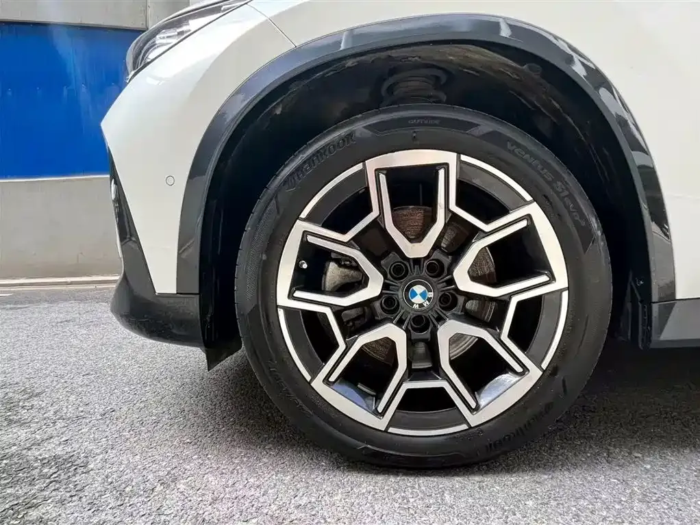 BMW X1 — фото 9