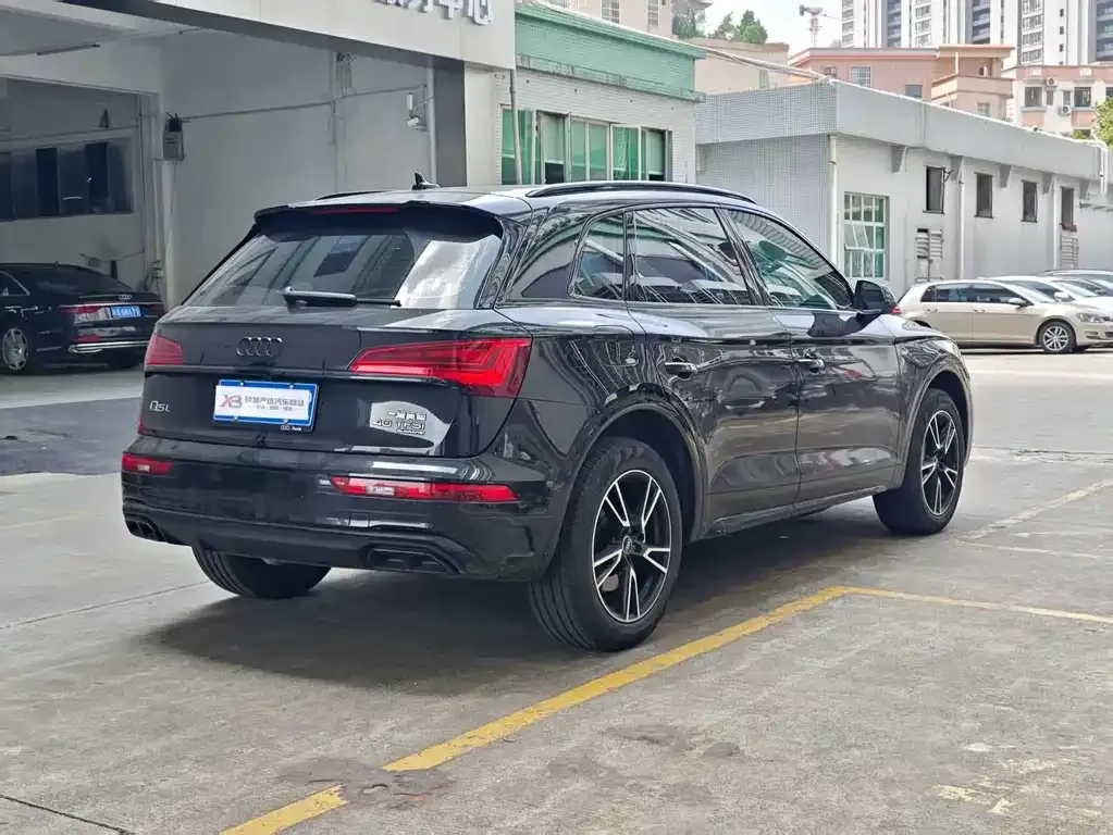 Audi Q5L — фото 2