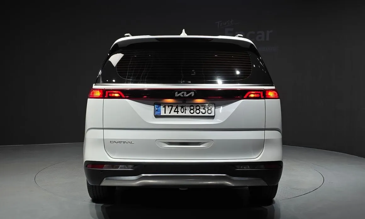 Kia Carnival — фото 3