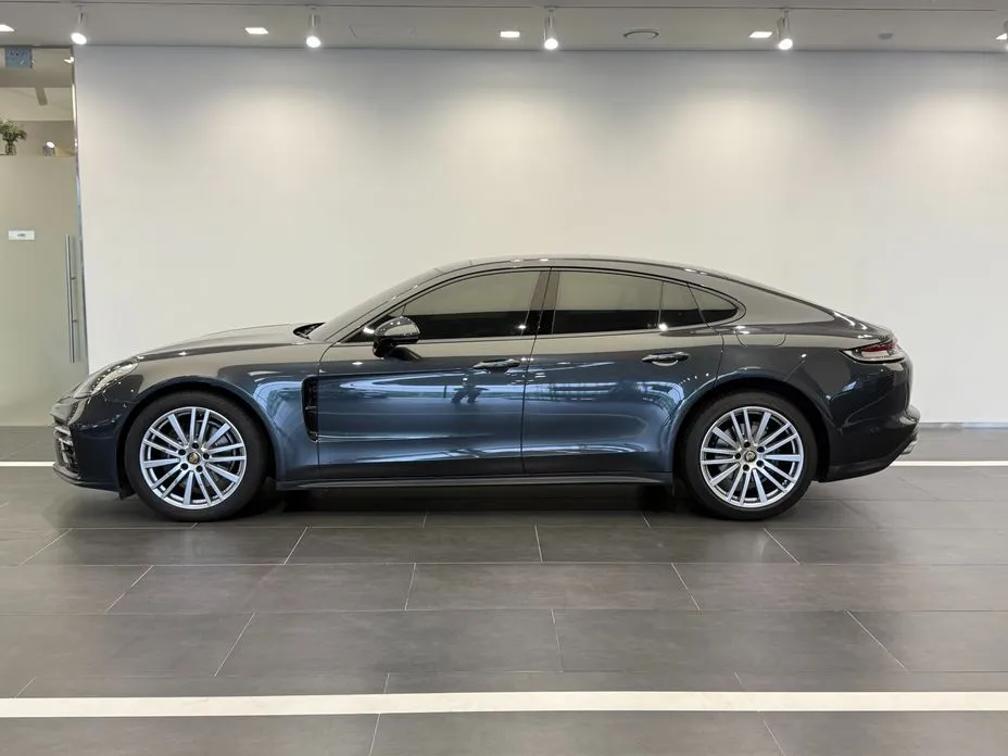 Porsche Panamera 2023 из KR, фото 5