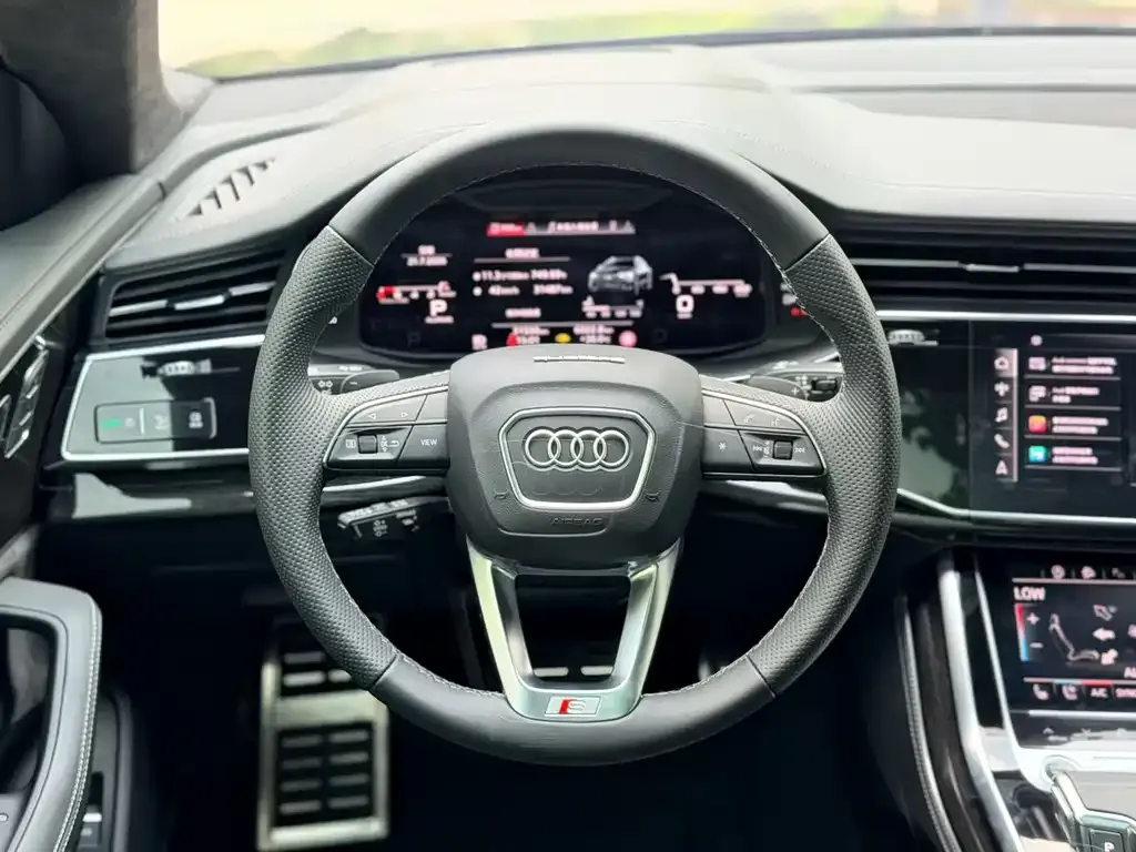 Audi Q8 — фото 4