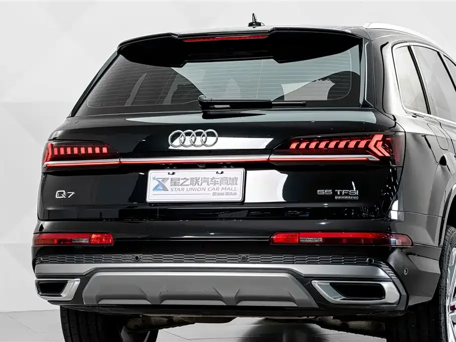 Audi Q7 — фото 10