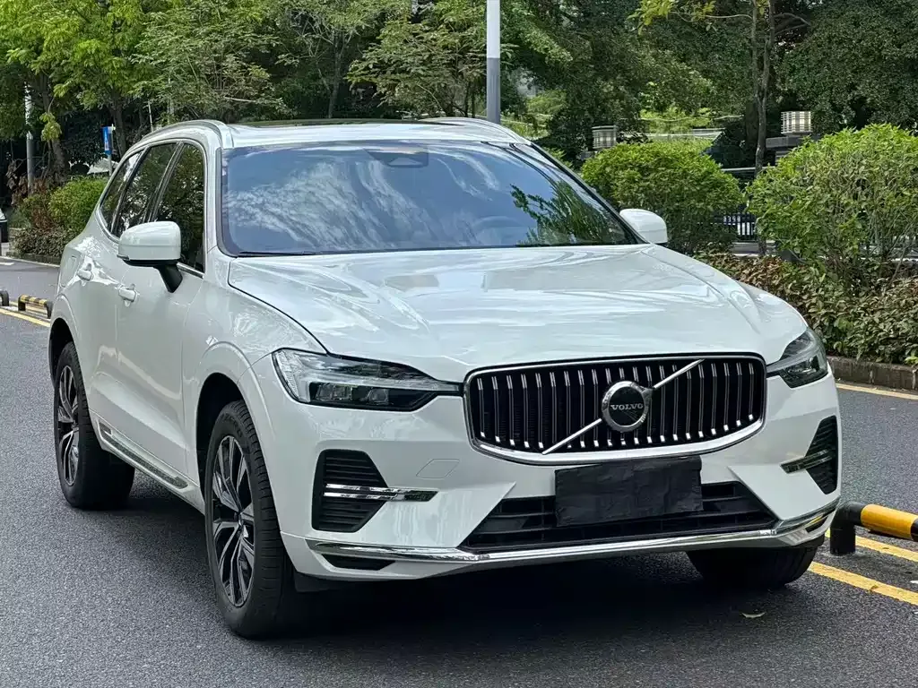 Volvo XC60 — фото 10