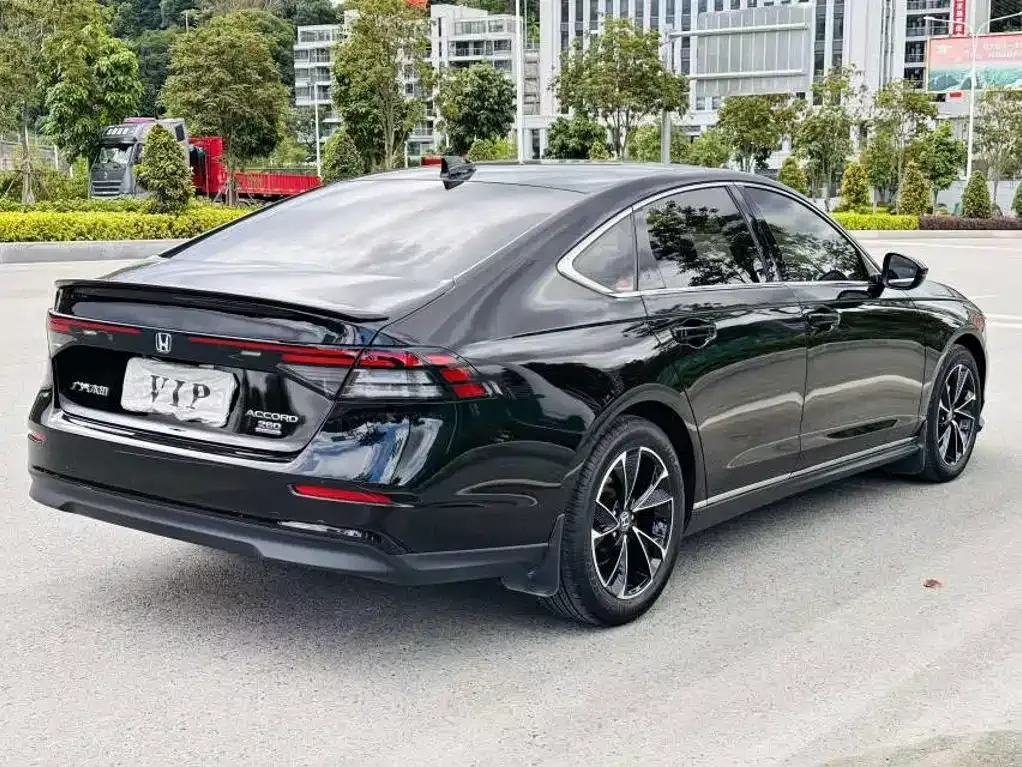 Honda Accord — фото 9