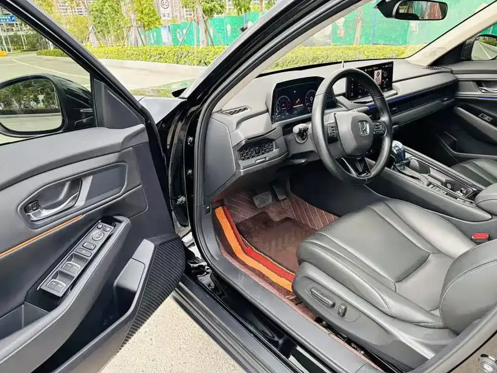 Honda Accord — фото 8