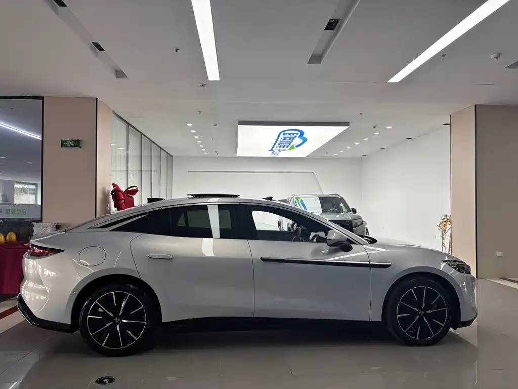 BYD Han L 2026 из CN, фото 4