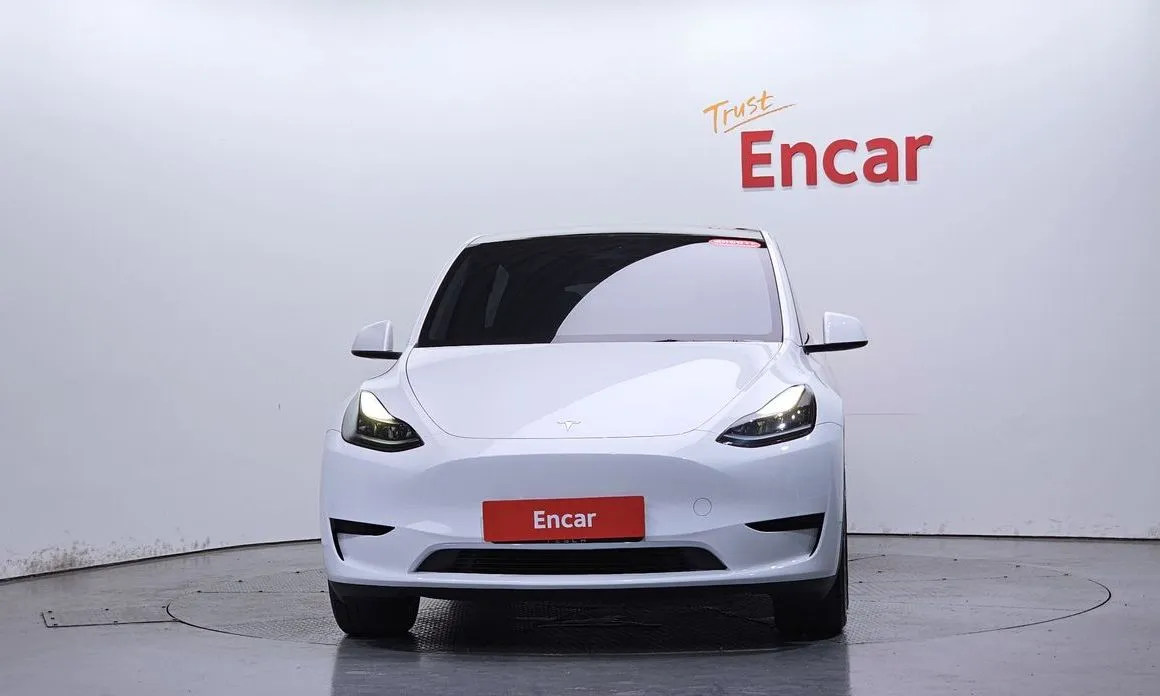 Tesla Model Y — фото 8