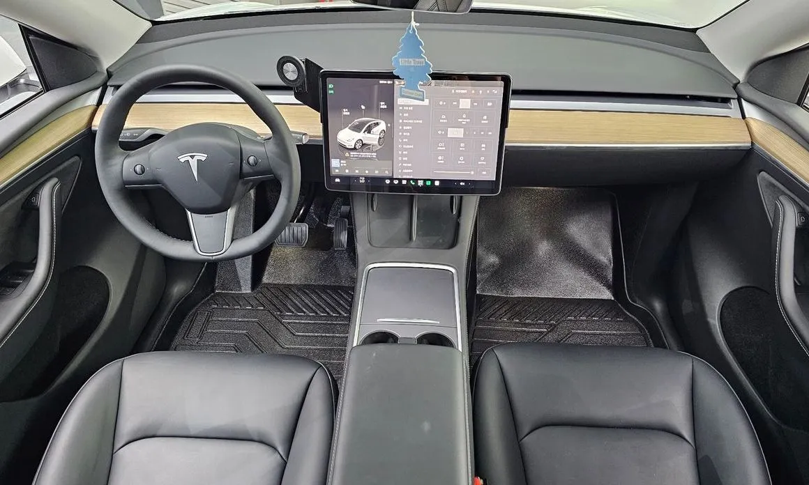 Tesla Model Y — фото 5