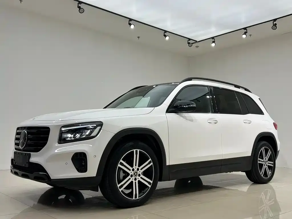Mercedes-Benz GLB — фото 1
