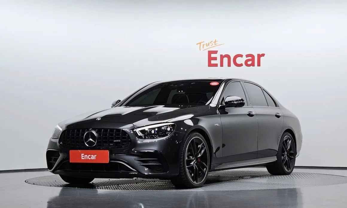 Mercedes-Benz E-Class — фото 1