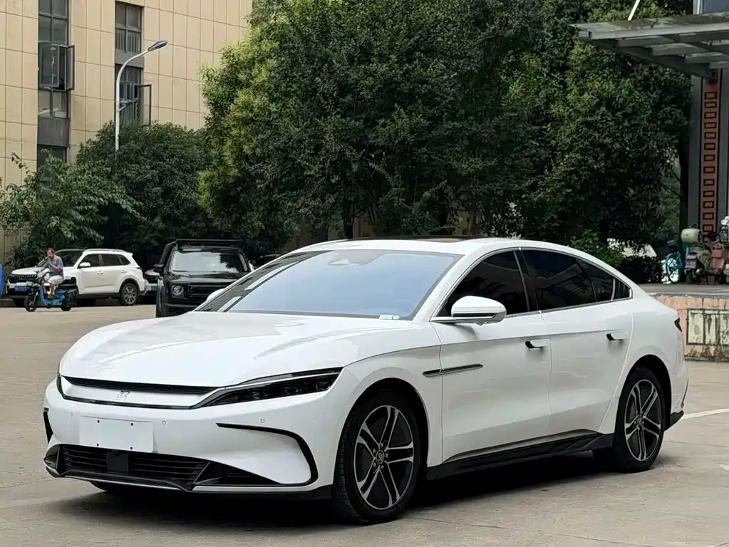 BYD Han — фото 1