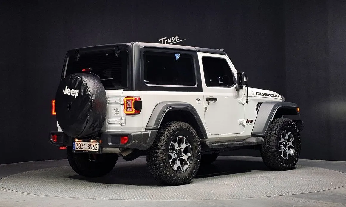Jeep Wrangler — фото 8