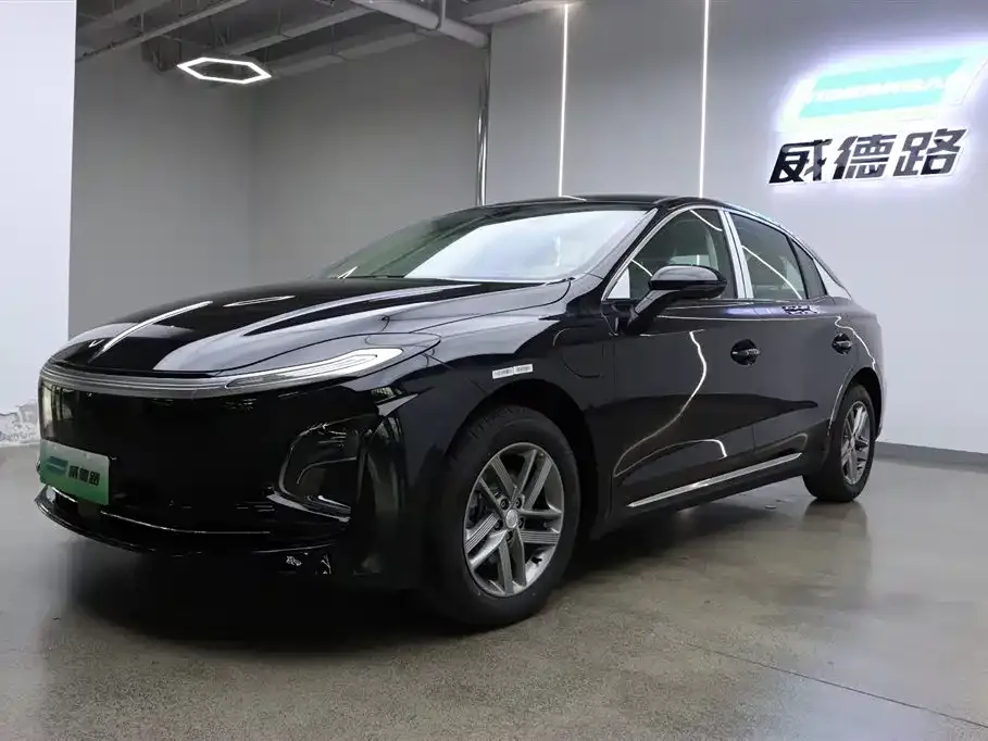 Hongqi E-QM5 — фото 1