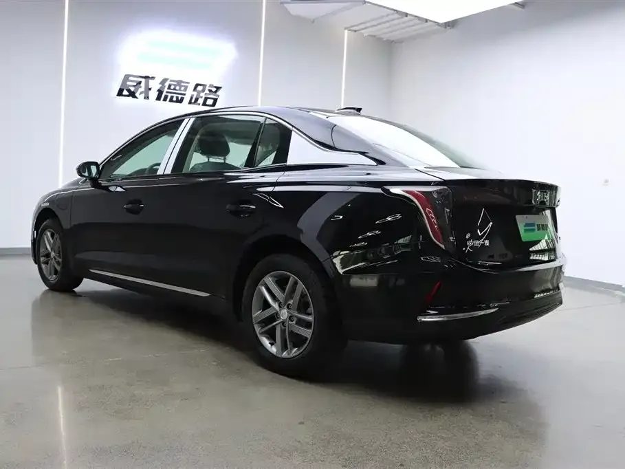 Hongqi E-QM5 — фото 3
