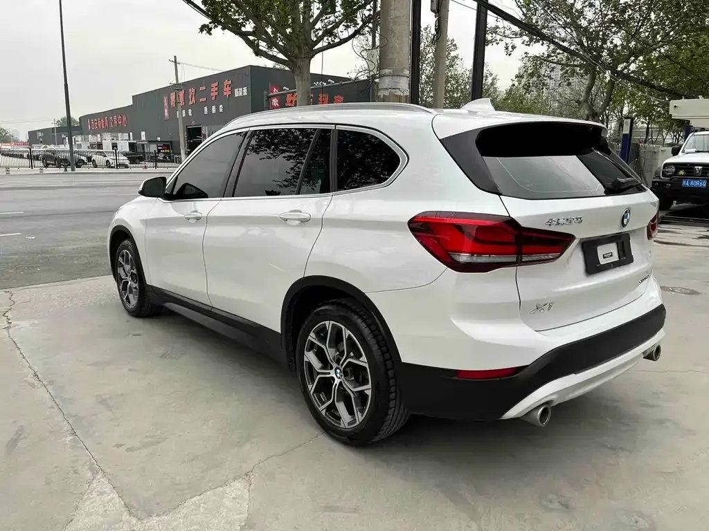 BMW X1 — фото 8