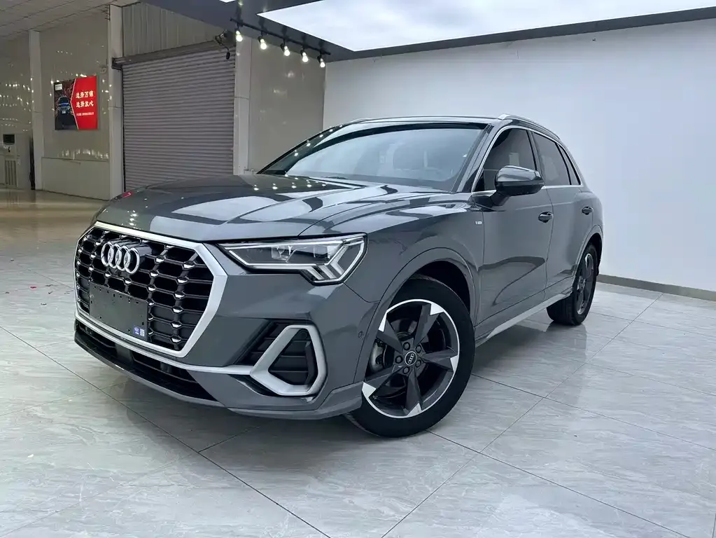 Audi Q3 — фото 1