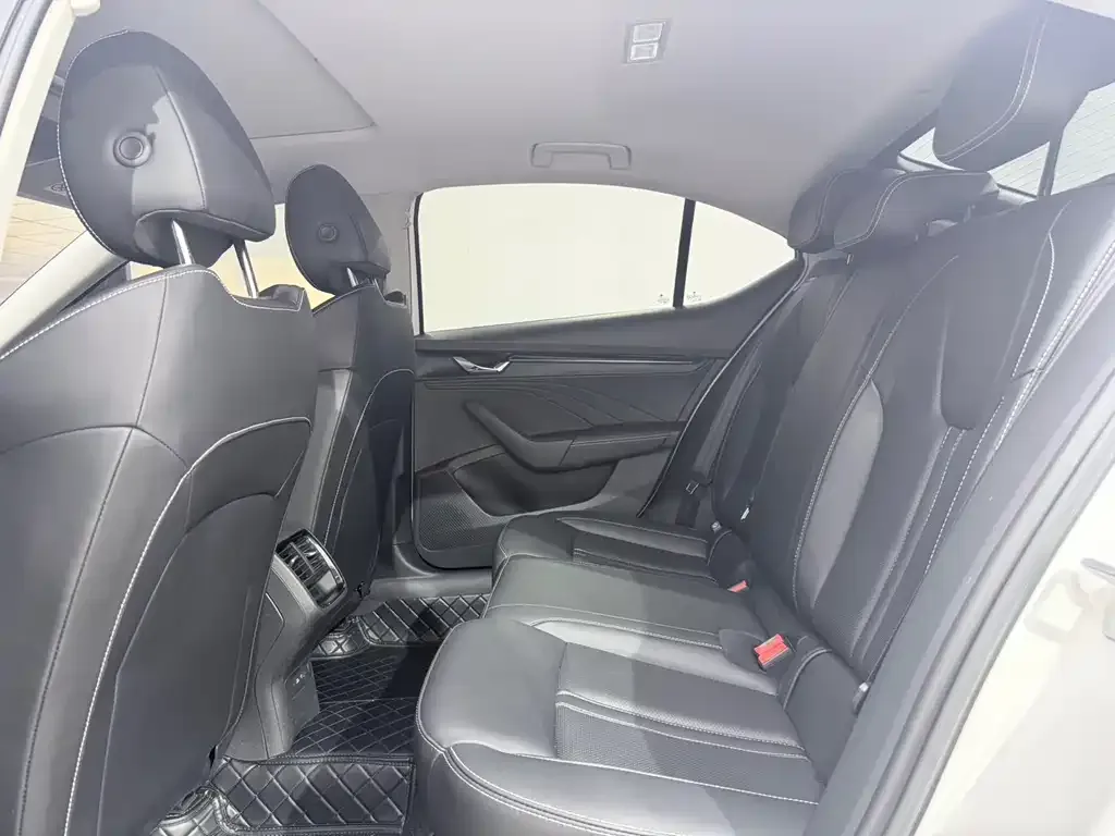 Skoda Octavia — фото 5