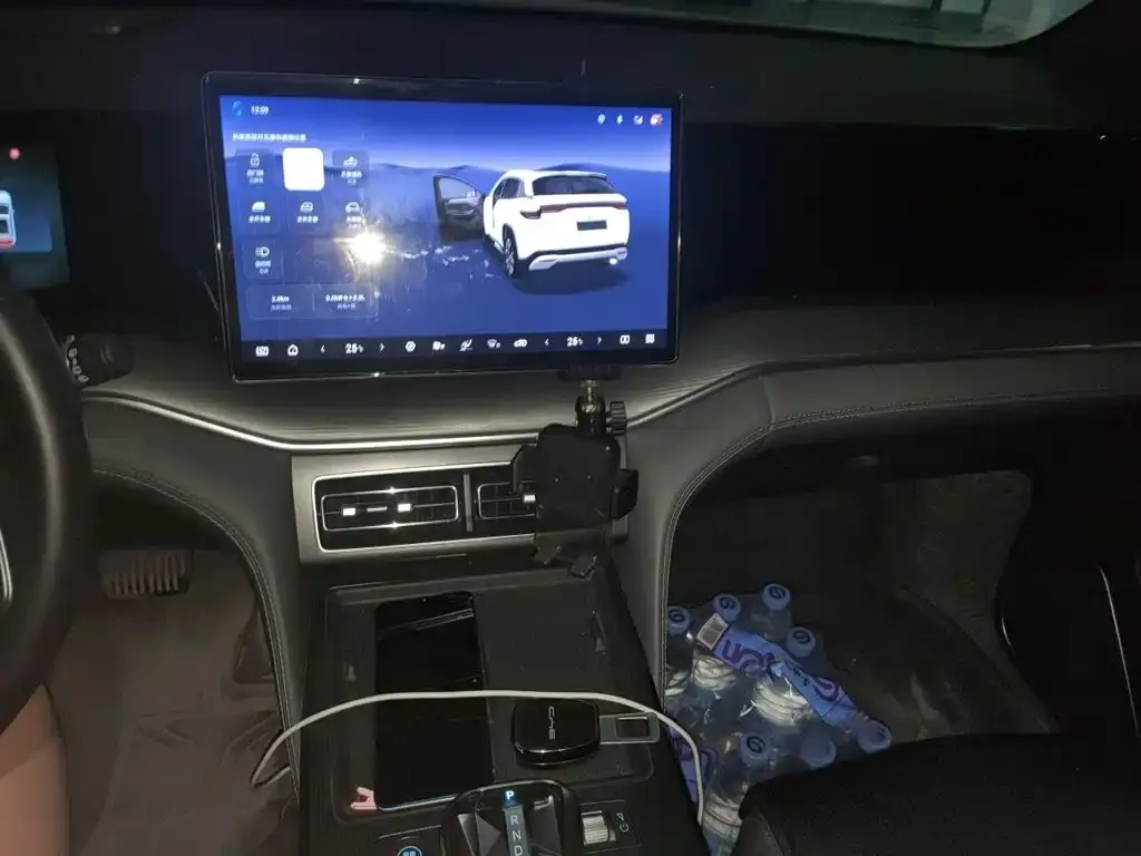 BYD L DM-i — фото 4