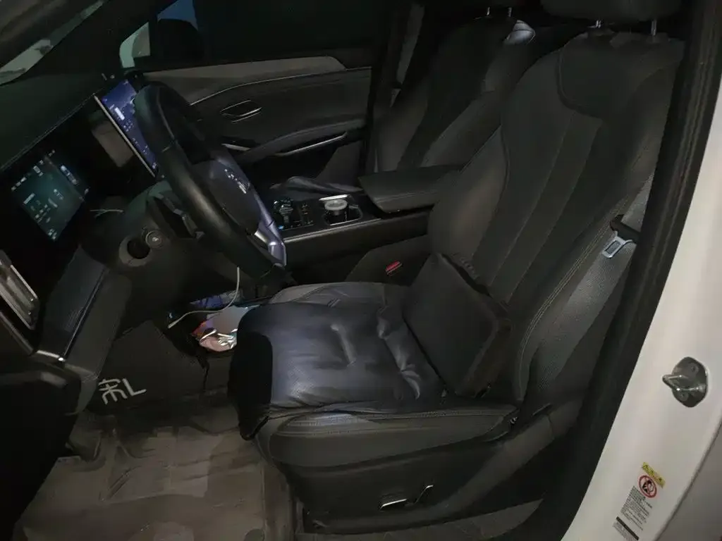 BYD L DM-i — фото 7