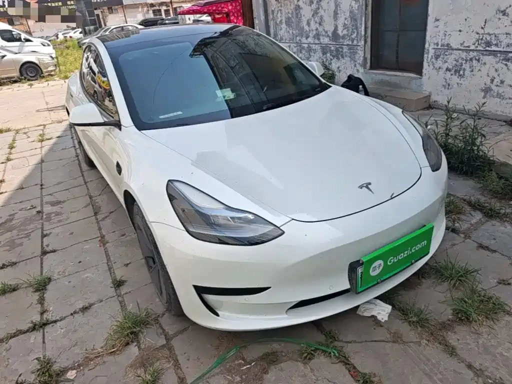 Tesla Model 3 — фото 2
