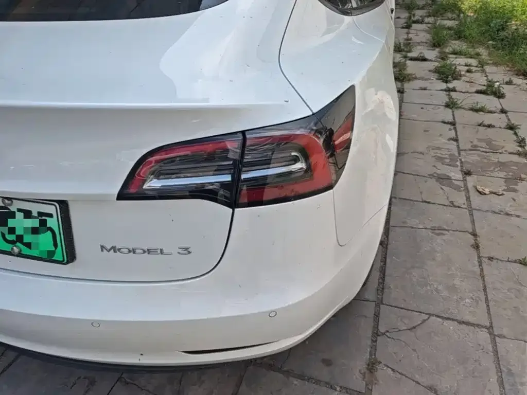 Tesla Model 3 — фото 5