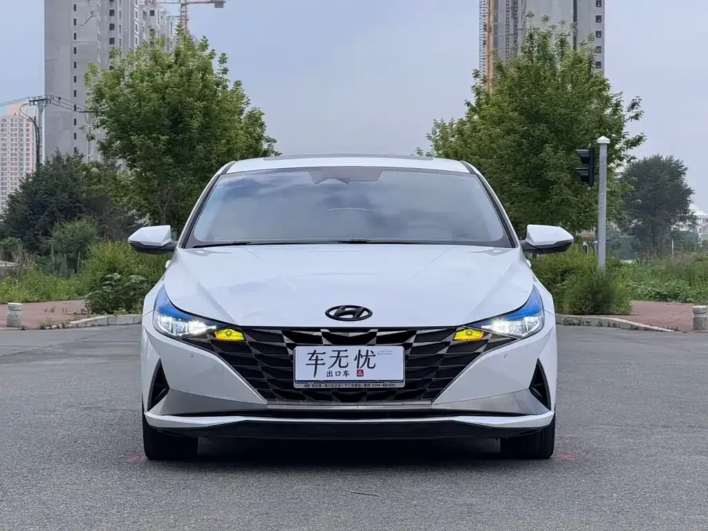 Hyundai Elantra — фото 8