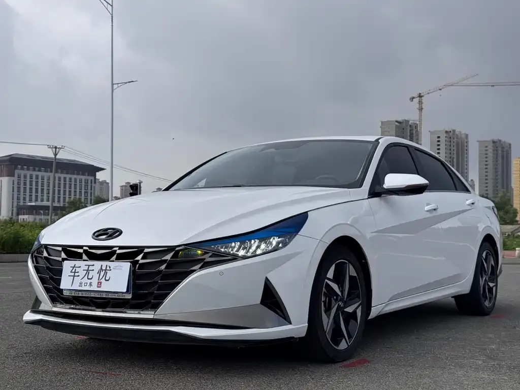 Hyundai Elantra — фото 6