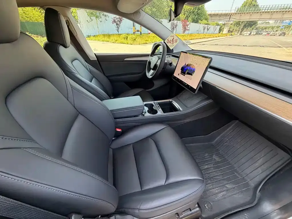 Tesla Model Y — фото 4