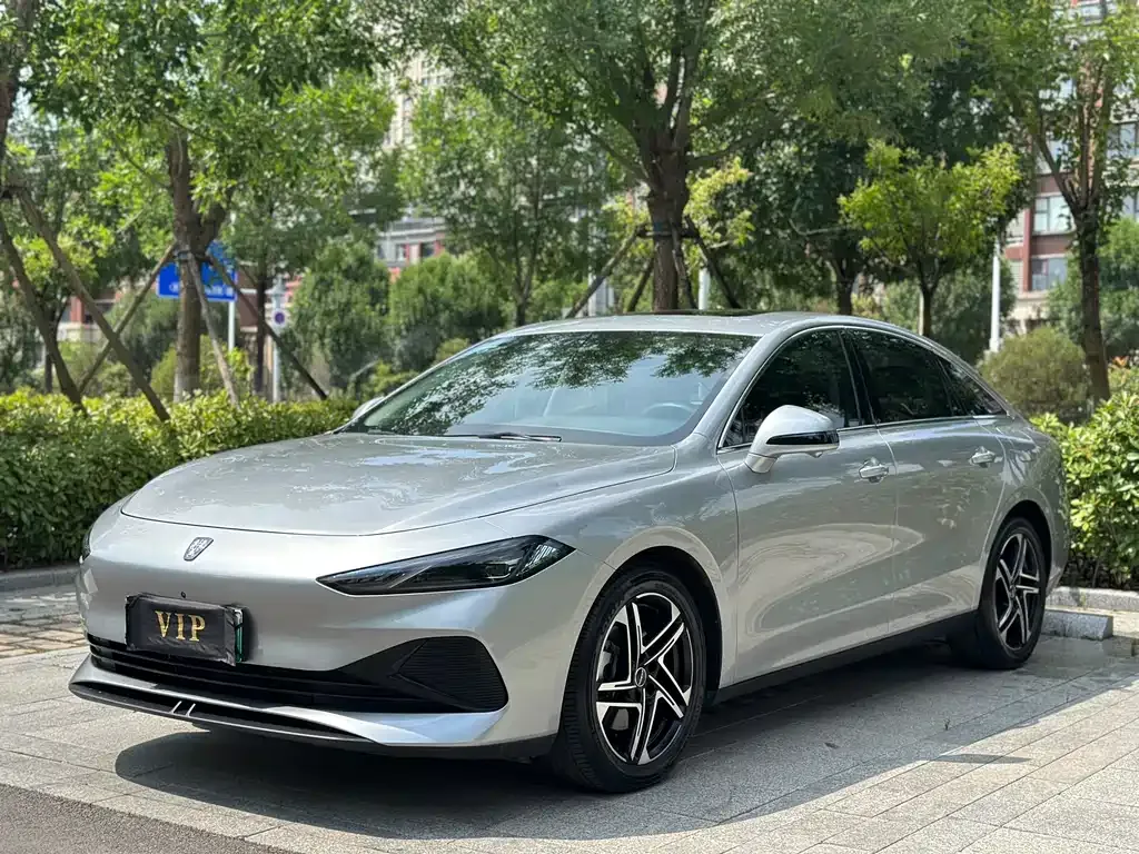 Roewe D7 — фото 1