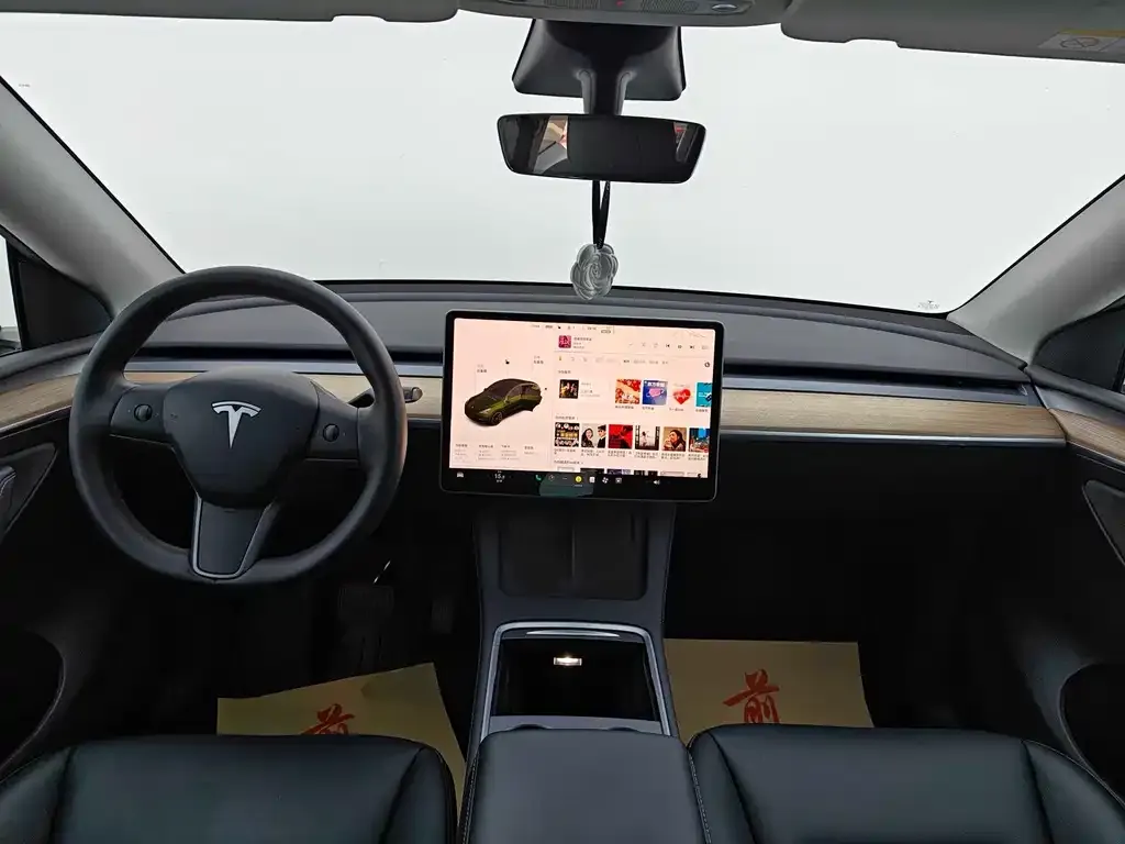 Tesla Model Y — фото 4