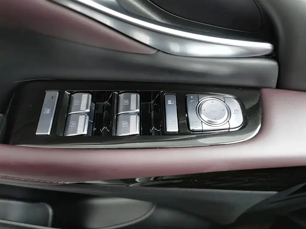 GAC Motor Trumpchi M8 — фото 8