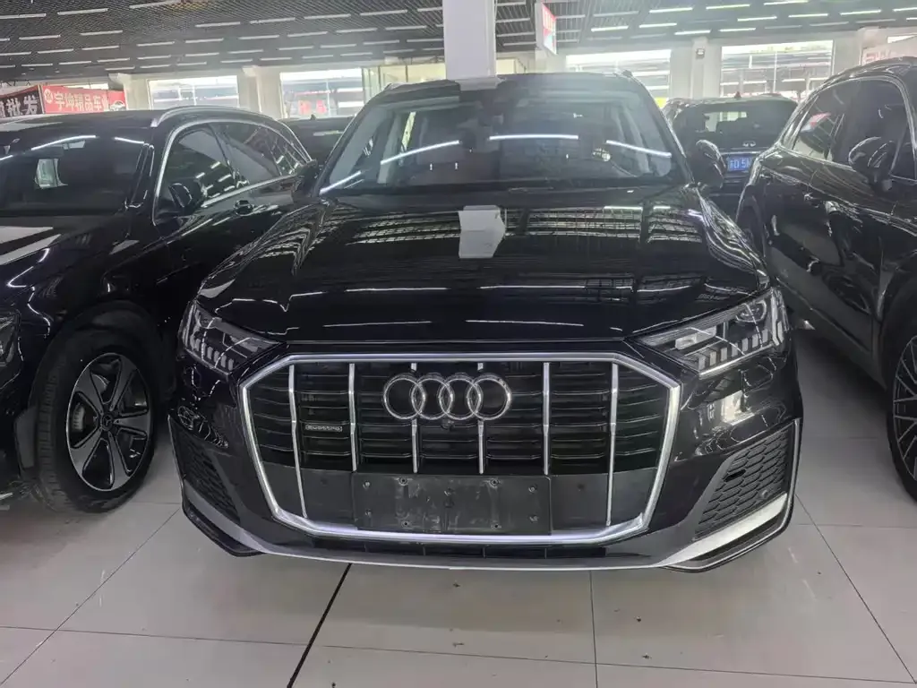 Audi Q7 2023 из CN, фото 8
