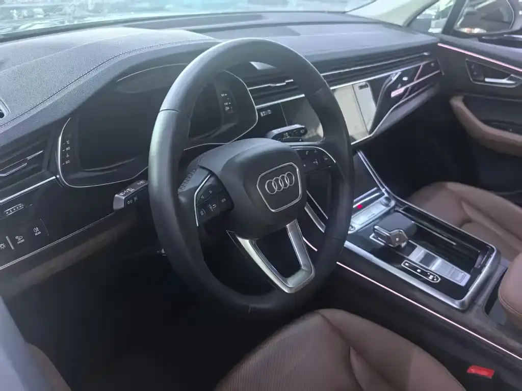 Audi Q7 2023 из CN, фото 7