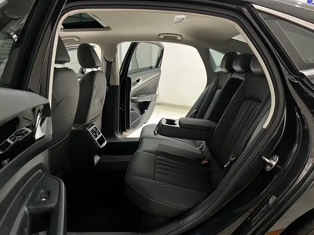 Volkswagen Passat — фото 7