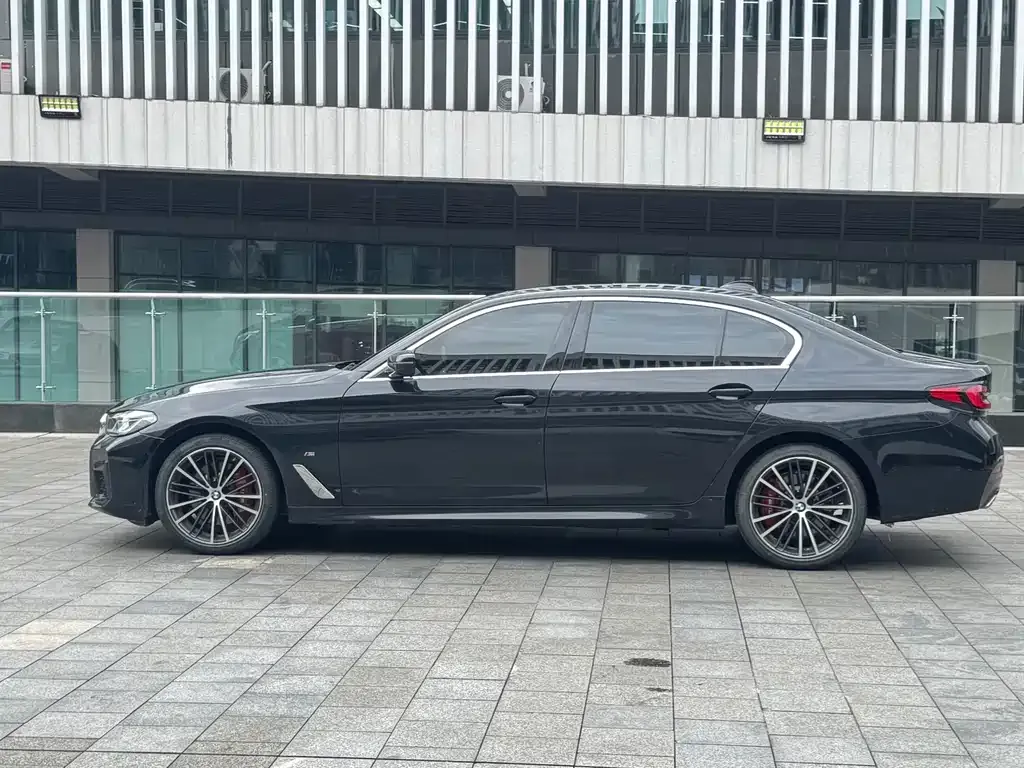 BMW 5 Series — фото 2