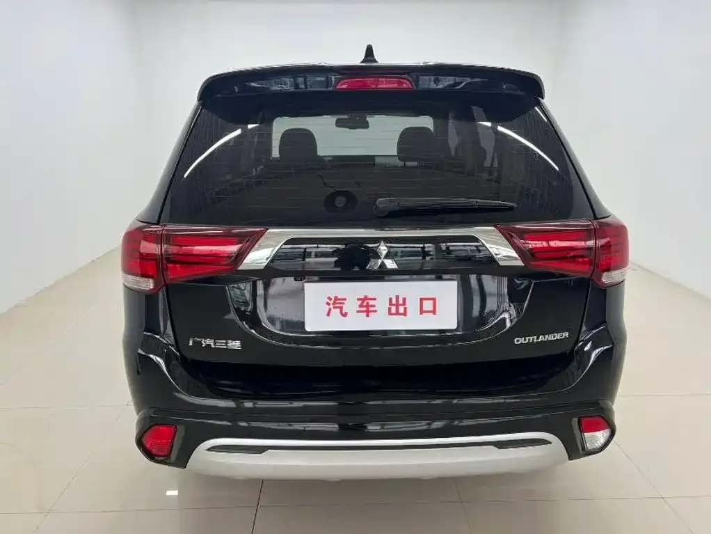 Mitsubishi Outlander — фото 2