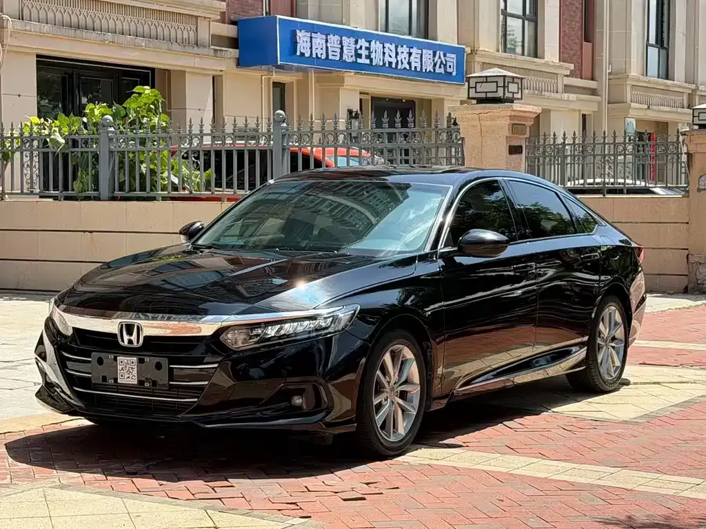 Honda Accord — фото 1
