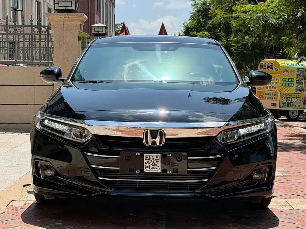 Honda Accord — фото 8