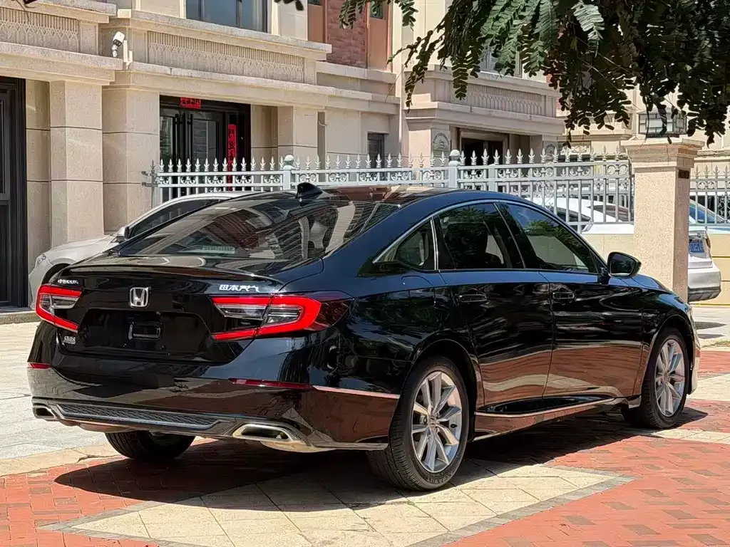 Honda Accord — фото 6