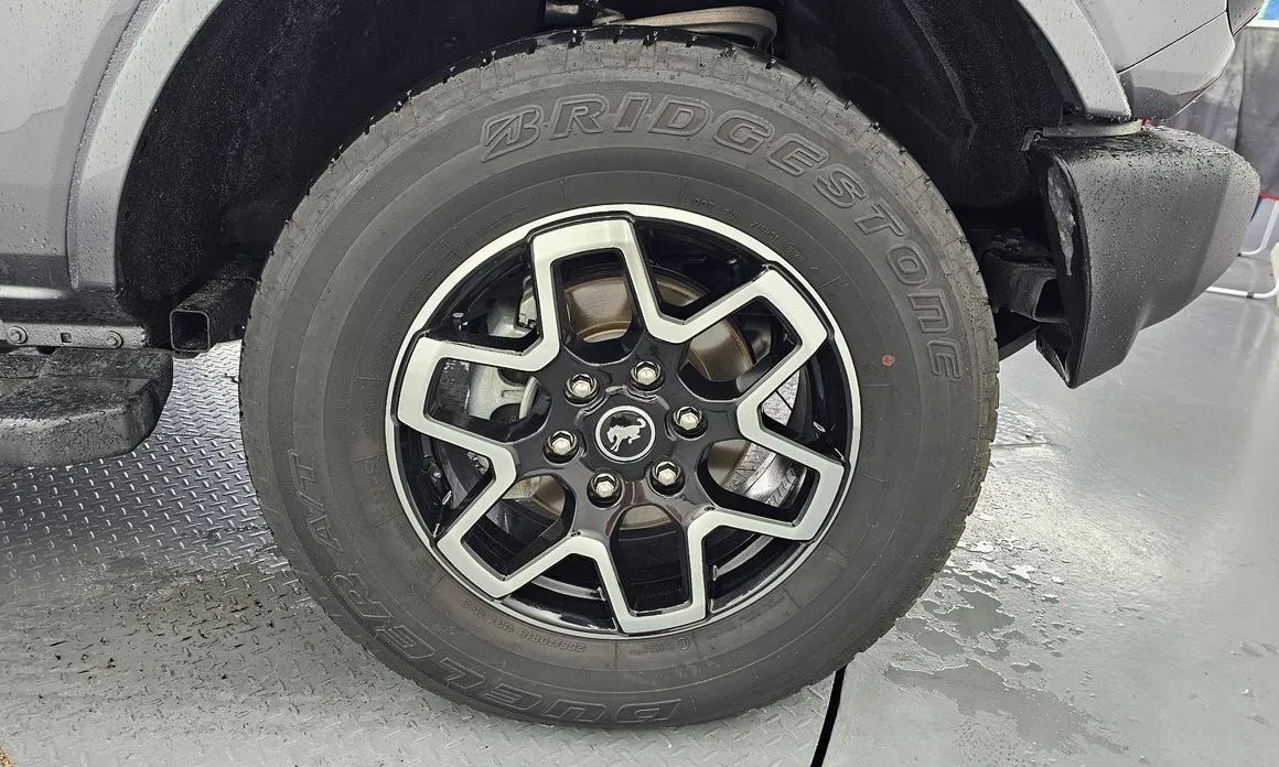 Ford Bronco — фото 10