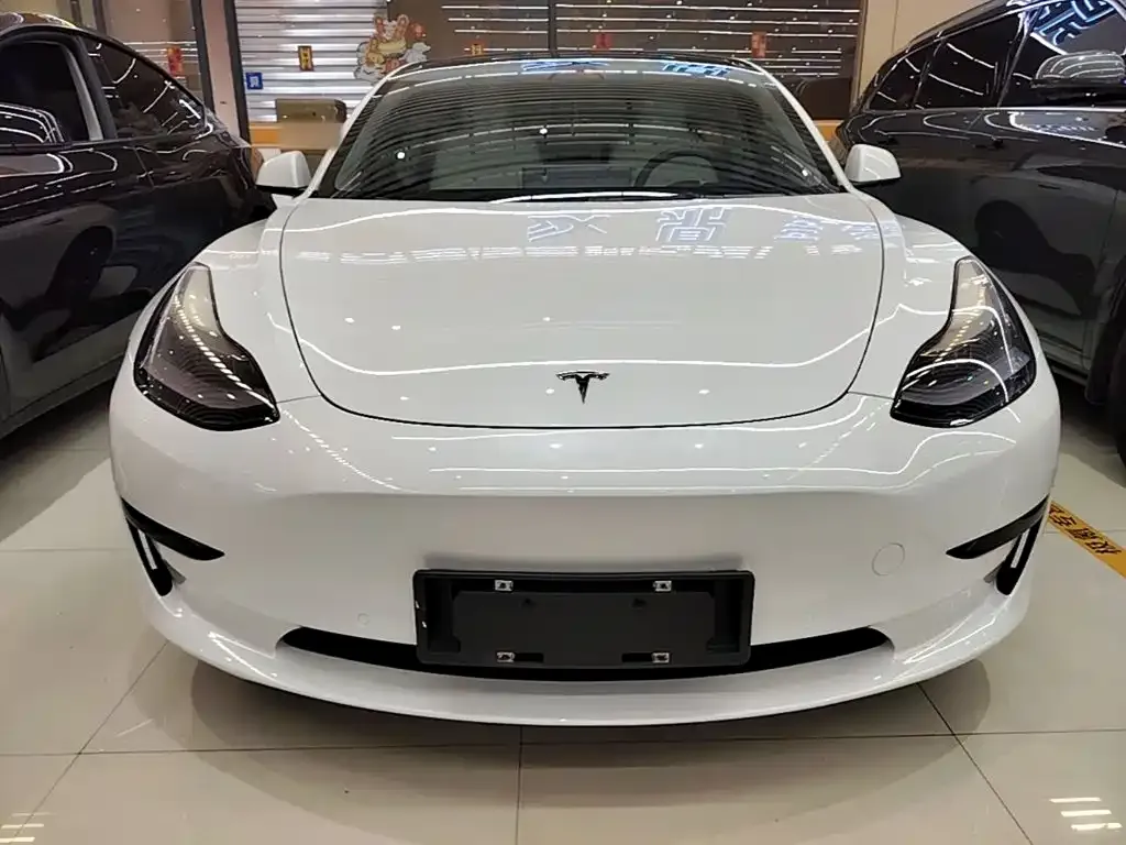 Tesla Model 3 — фото 3
