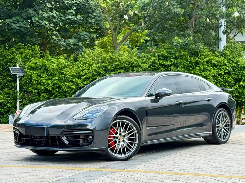 Porsche Panamera — фото 1