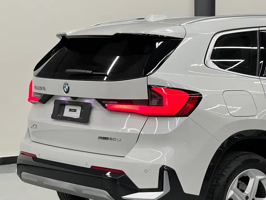 BMW X1 — фото 2