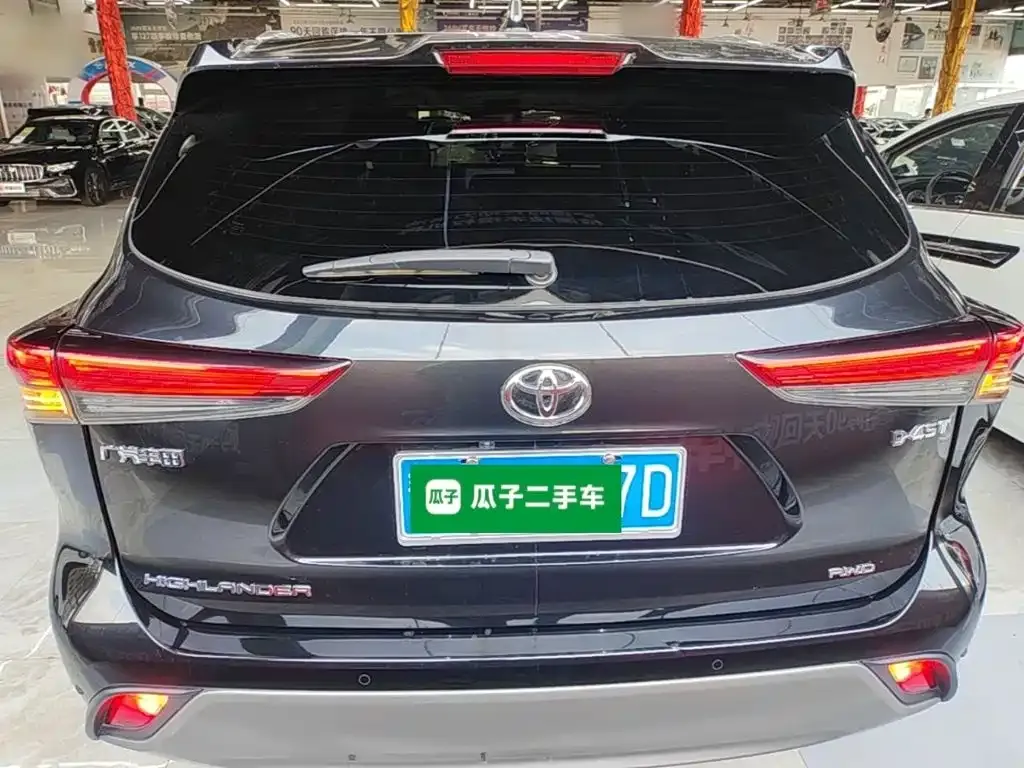Toyota Highlander — фото 4