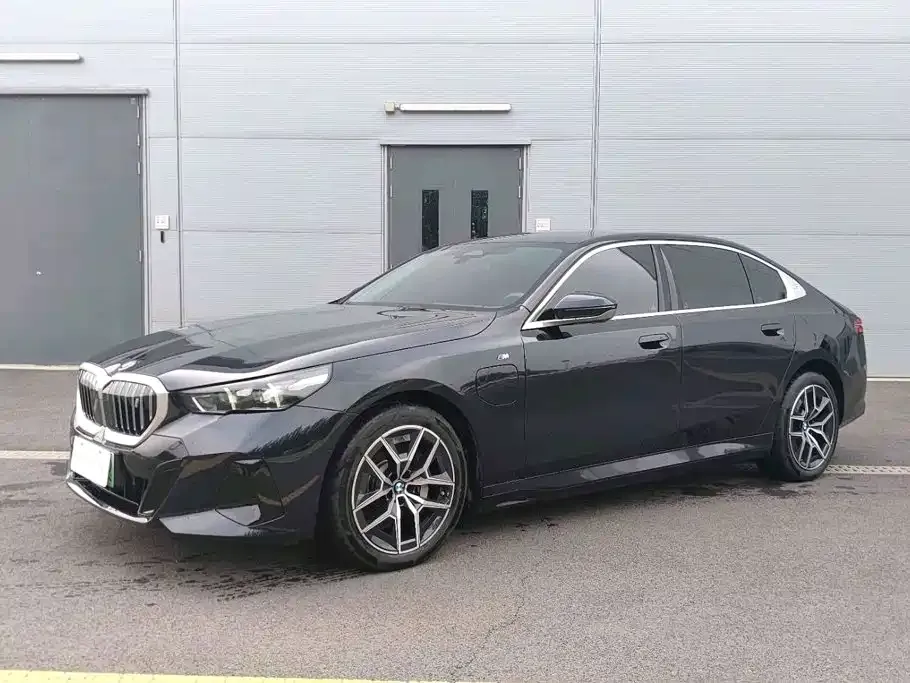 BMW i5 — фото 1