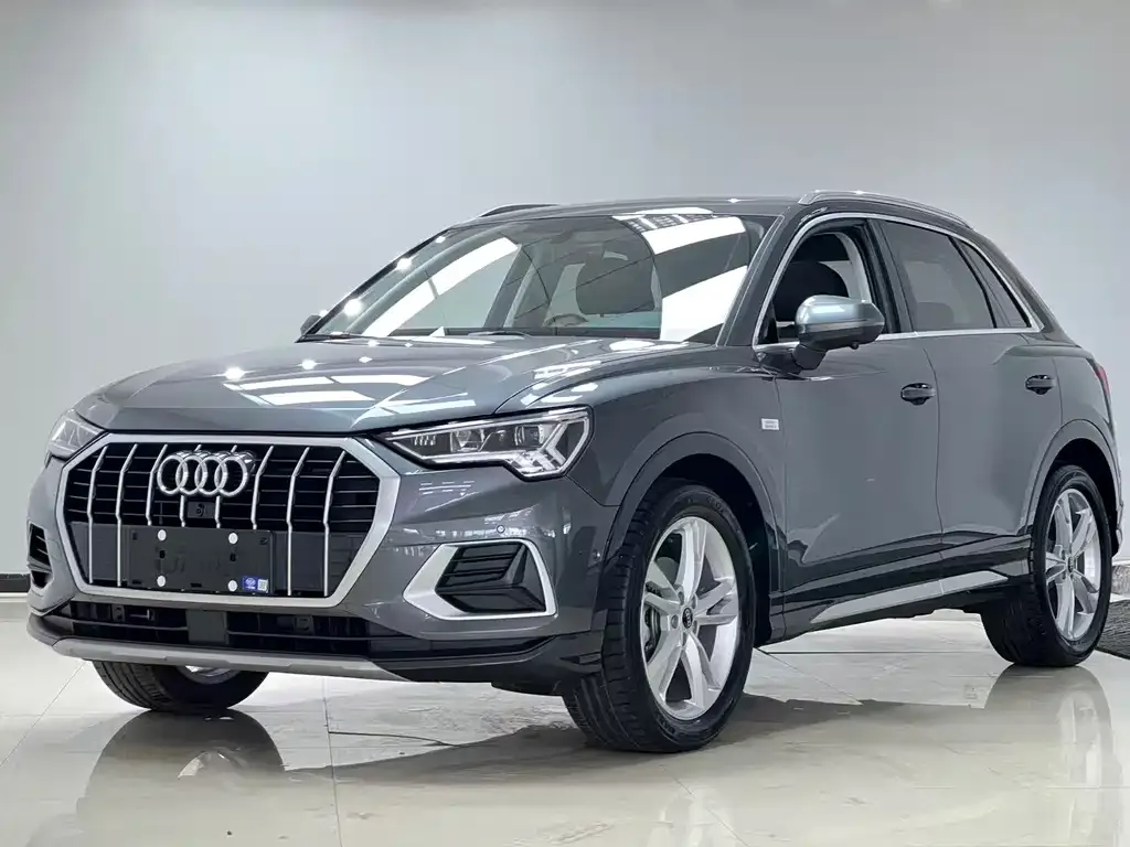 Audi Q3 — фото 1
