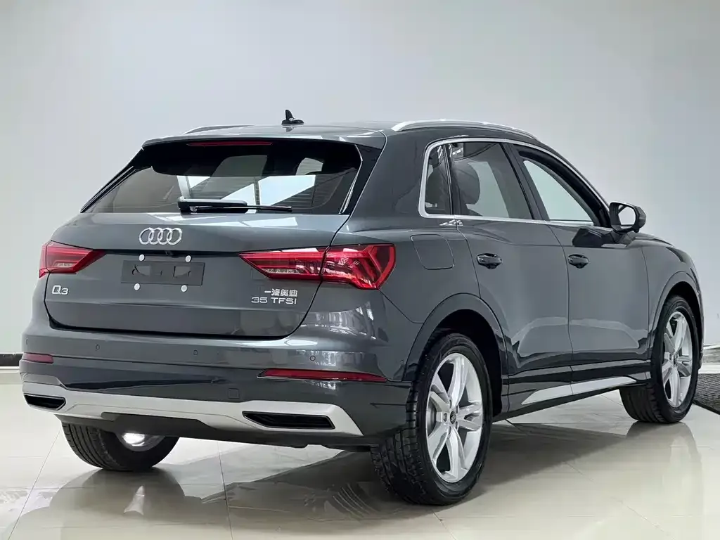 Audi Q3 — фото 10