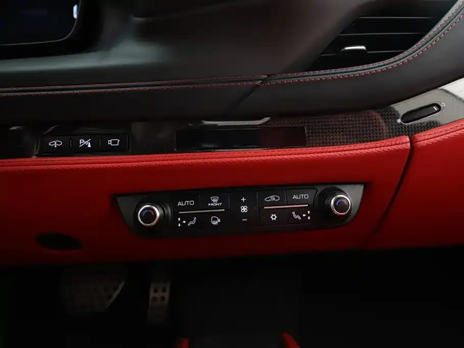 Ferrari F8 — фото 3