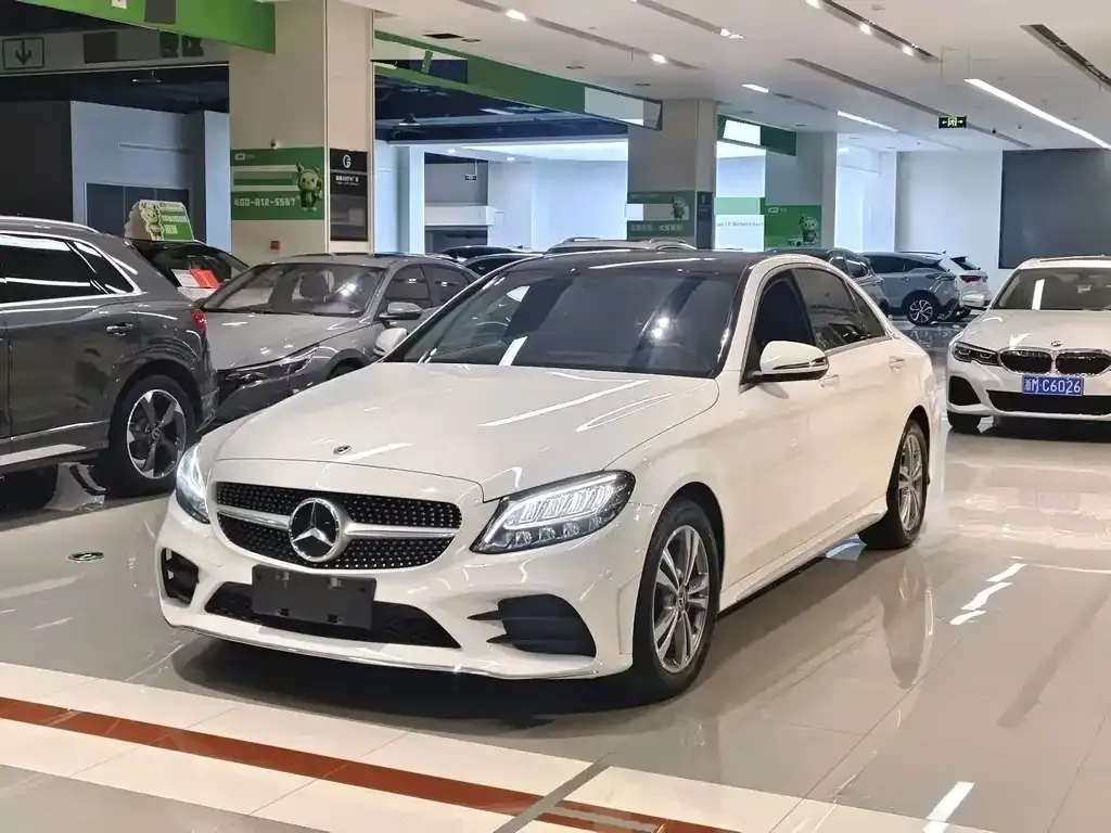 Mercedes-Benz C-Class — фото 1