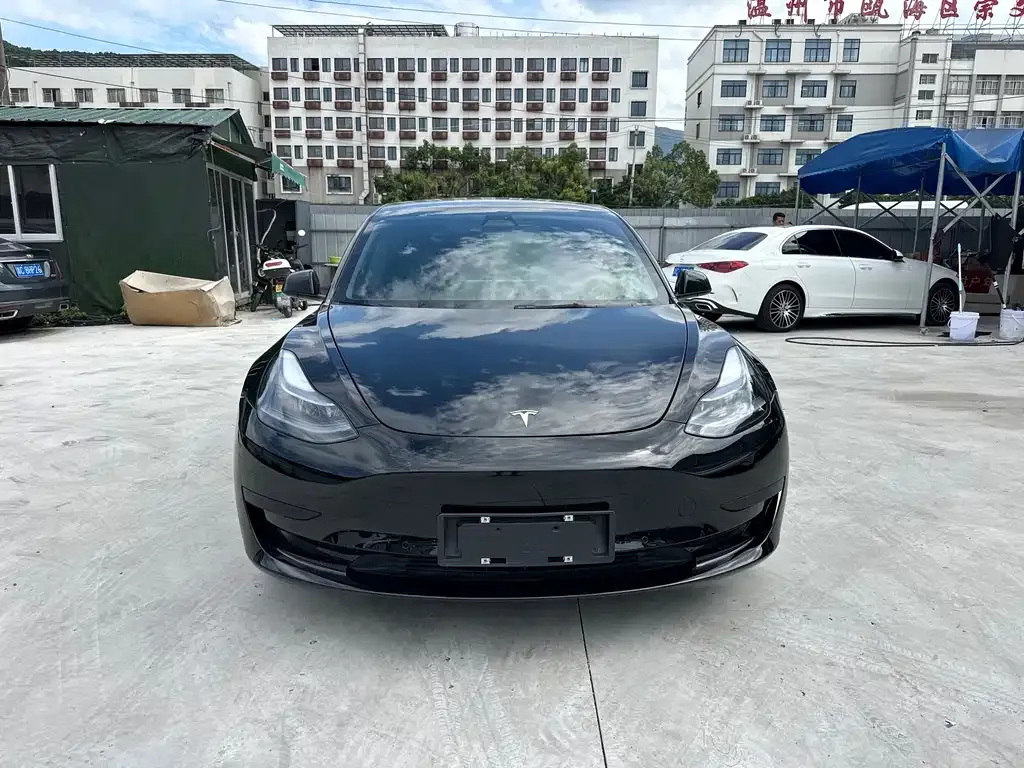 Tesla Model 3 — фото 8